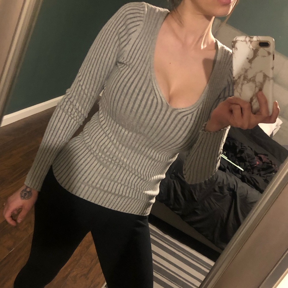Express Ribbed Sweater - Picture 4 of 4